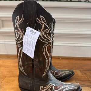 Circle G Brown and White Embroidered Western Boots
